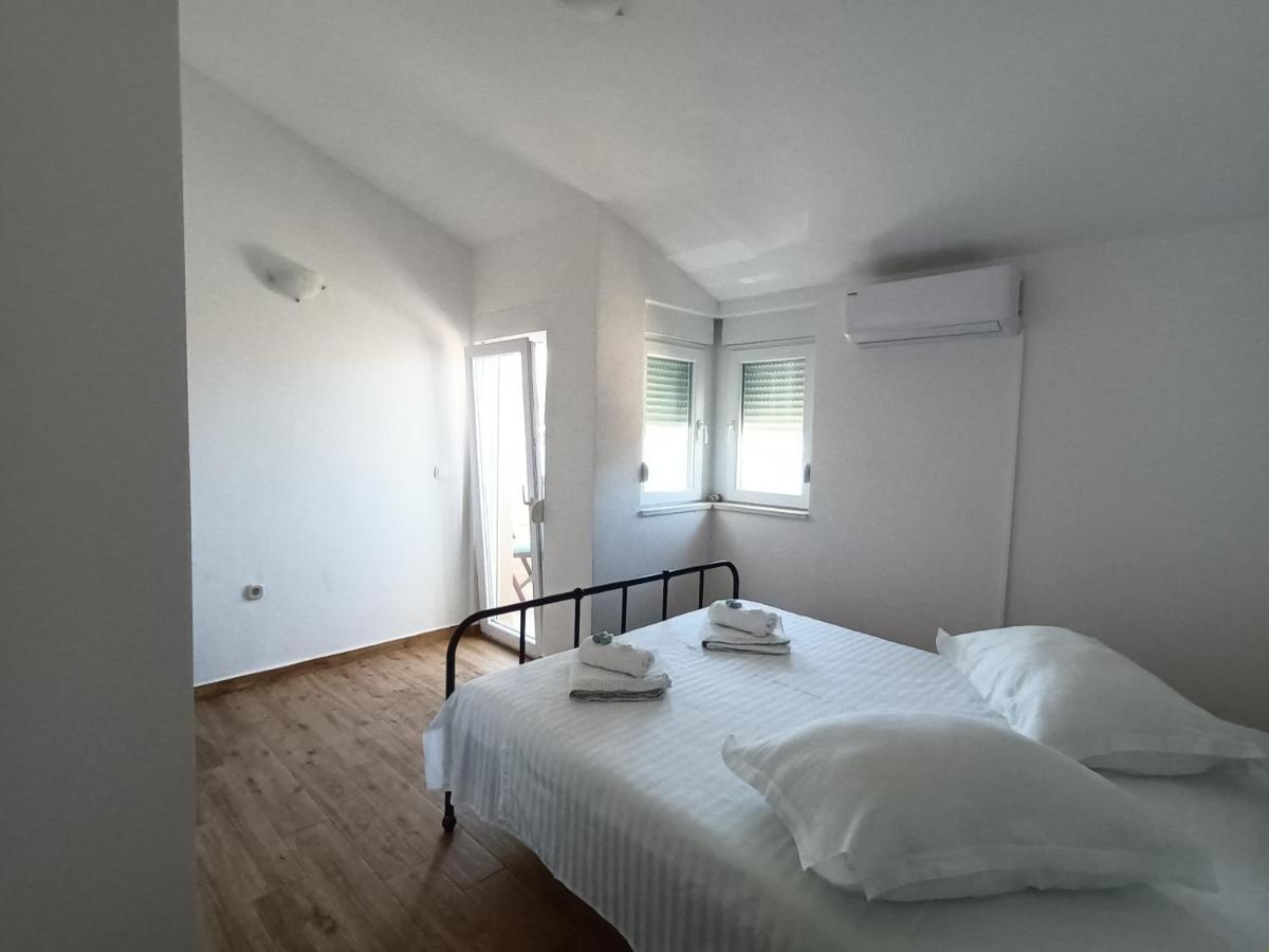 Holiday Beach House Appartement Grebaštica Buitenkant foto